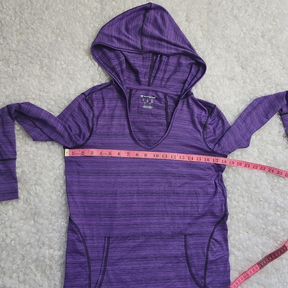 Champion Women’s Light Purple Hoodie Top XS  Performance Gym Sporty Gorpcore Run - Picture 10 of 12
